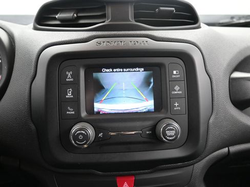 Used 2017 Jeep Renegade Altitude FWD image 20