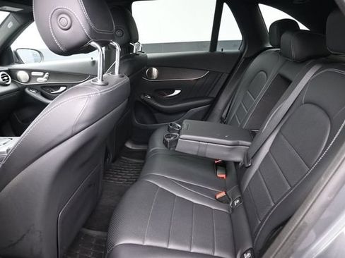 Used 2021 Mercedes-Benz GLC 300 4MATIC image 23