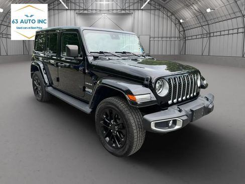 Used 2021 Jeep Wrangler Unlimited Sahara w/ Cold Weather Group AWD/4WD image 7