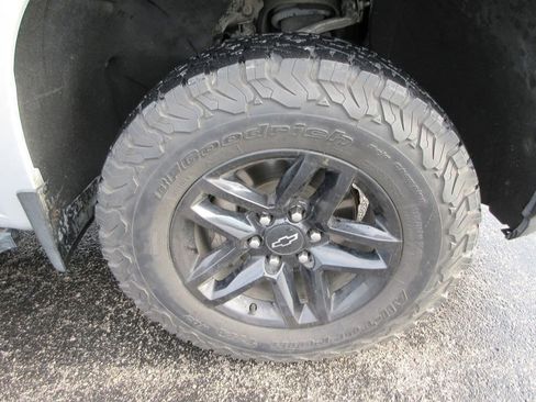 Used 2020 Chevrolet Silverado 1500 LT Trail Boss image 9