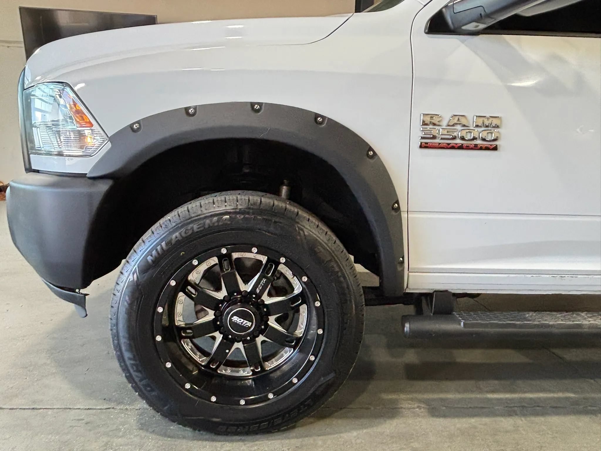 Used 2015 RAM 3500 Tradesman RWD image 9