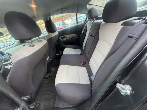 Used 2014 Chevrolet Cruze LS image 10
