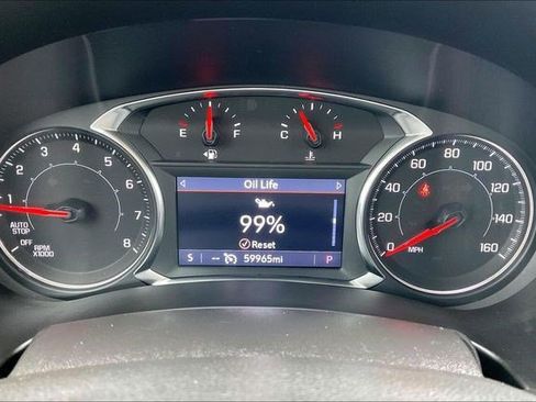 Used 2024 GMC Terrain SLT image 24