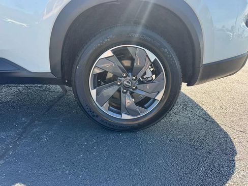 Used 2024 Nissan Rogue SV FWD image 10