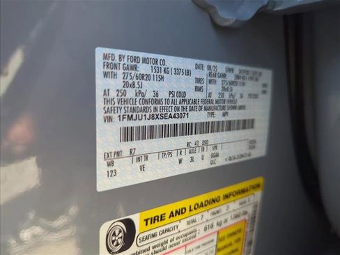 Certified 2025 Ford Expedition Active image 30