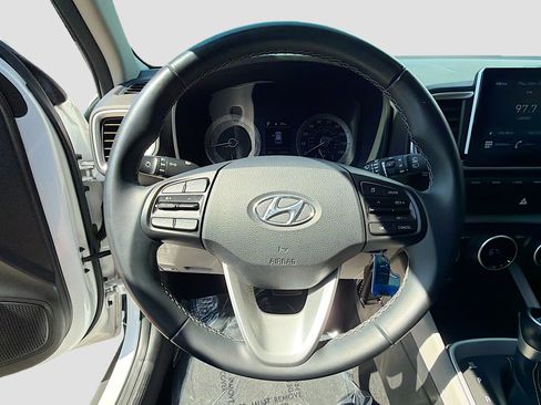Used 2021 Hyundai Venue SEL image 31