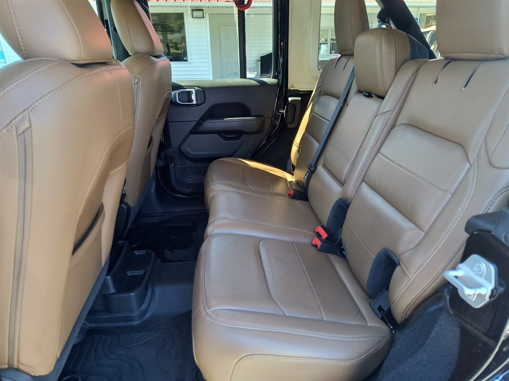 Used 2020 Jeep Wrangler Unlimited Sahara AWD/4WD image 37