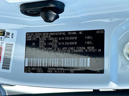 Used 2025 Toyota Highlander XLE AWD/4WD image 27