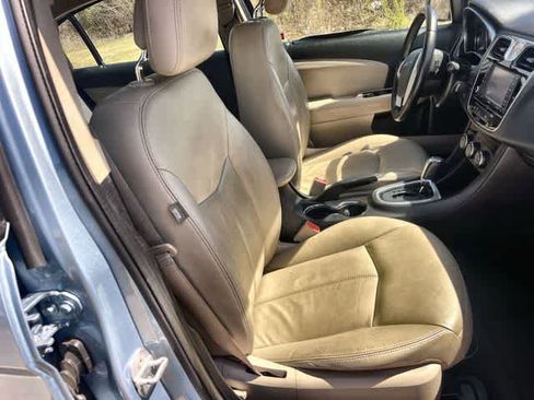 Used 2012 Chrysler 200 Limited image 12