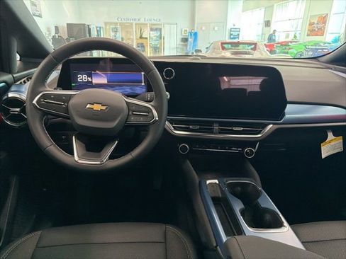New 2026 Chevrolet Equinox EV LT FWD image 22