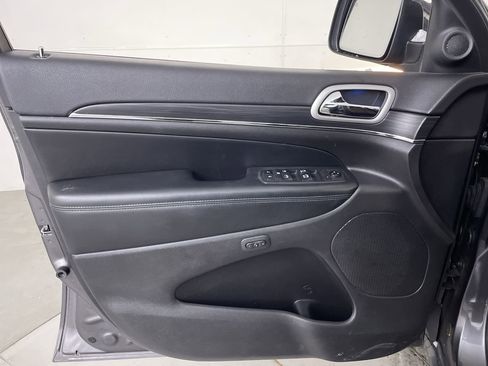 Used 2020 Jeep Grand Cherokee Limited image 10