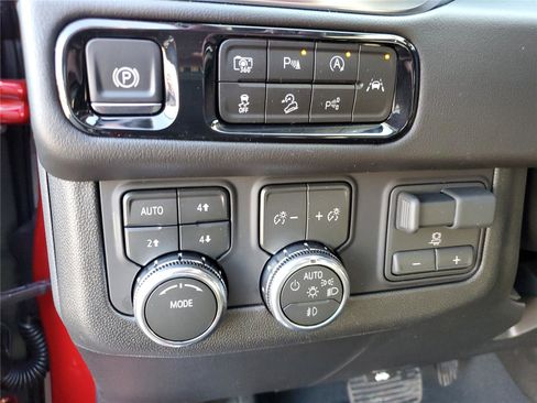 New 2026 GMC Yukon Elevation w/ Elevation Premium Package image 25