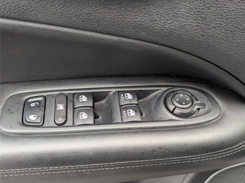 Used 2019 Jeep Compass Altitude image 17