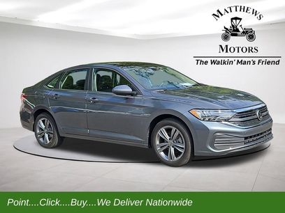 Used 2024 Volkswagen Jetta SE w/ Panoramic Sunroof Package