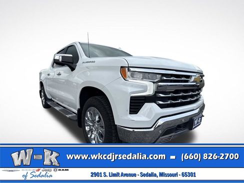 Used 2023 Chevrolet Silverado 1500 LTZ AWD/4WD image 3
