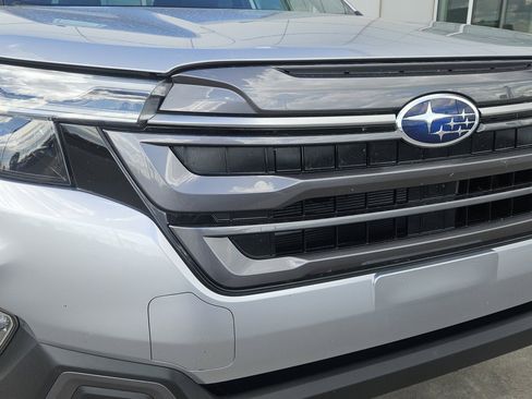 Used 2025 Subaru Forester Limited AWD/4WD image 3