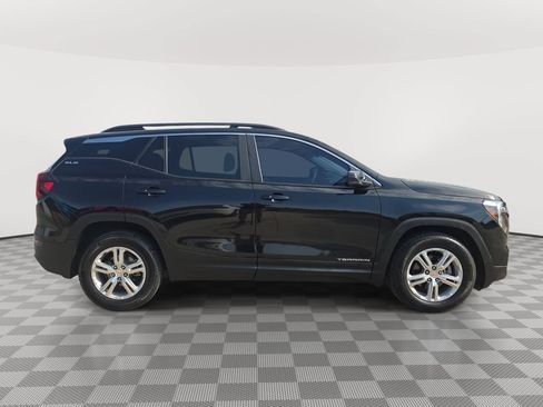 Used 2022 GMC Terrain SLE w/ Driver Convenience Package FWD image 8
