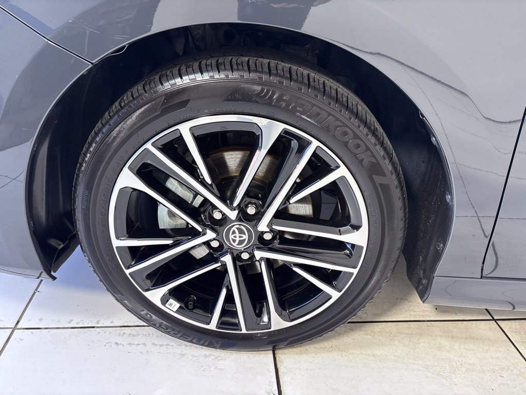 Used 2025 Toyota Camry XLE FWD image 9