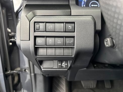 Used 2025 Toyota 4Runner Limited AWD/4WD image 37