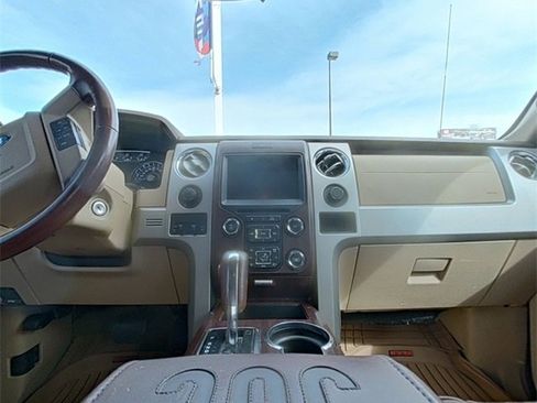 Used 2014 Ford F150 King Ranch w/ King Ranch Luxury Package image 25