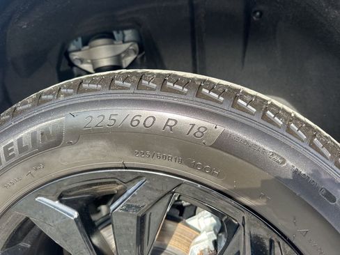 Used 2024 Toyota RAV4 SE image 29