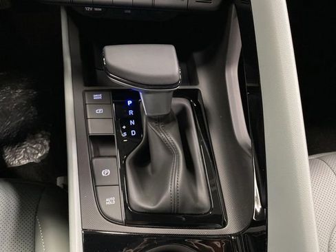 New 2025 Hyundai Elantra Limited image 22