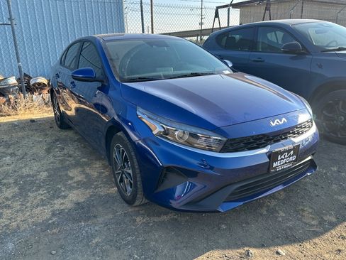 Used 2024 Kia Forte LXS FWD image 2