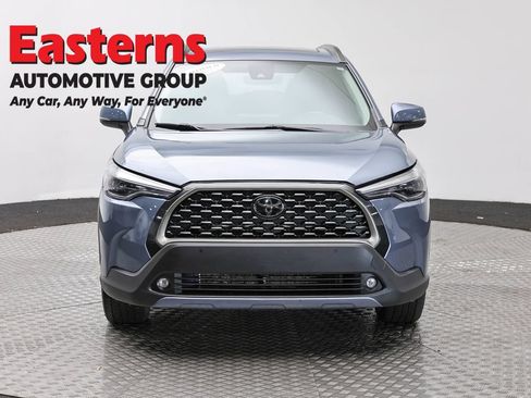 Used 2022 Toyota Corolla Cross XLE w/ Convenience Package AWD/4WD image 2