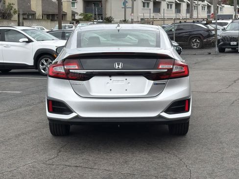 Used 2018 Honda Clarity Plug-In Hybrid image 5