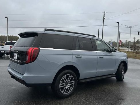 New 2025 Ford Expedition Active image 7