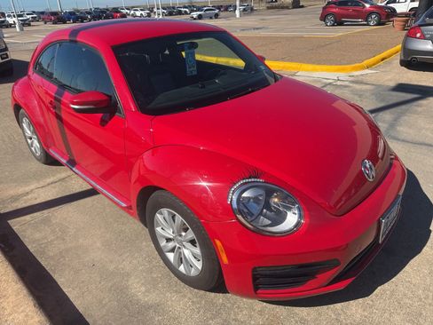 Used 2019 Volkswagen Beetle 2.0T S image 6