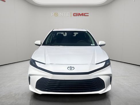 Used 2025 Toyota Camry LE image 8