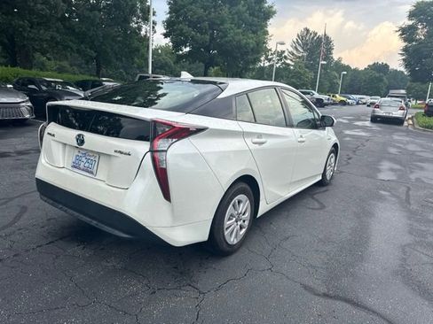Used 2016 Toyota Prius Two FWD image 4