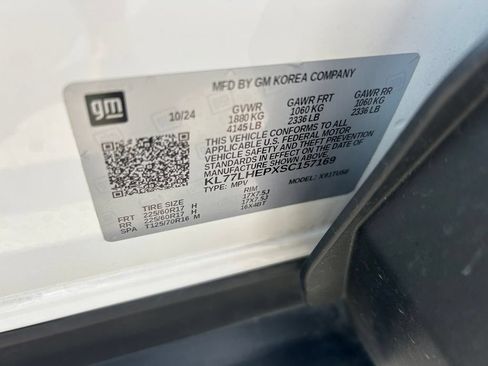 Used 2025 Chevrolet Trax LT FWD image 10