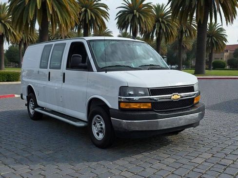 Used 2024 Chevrolet Express 2500 Work Van w/ Driver Convenience Package image 4