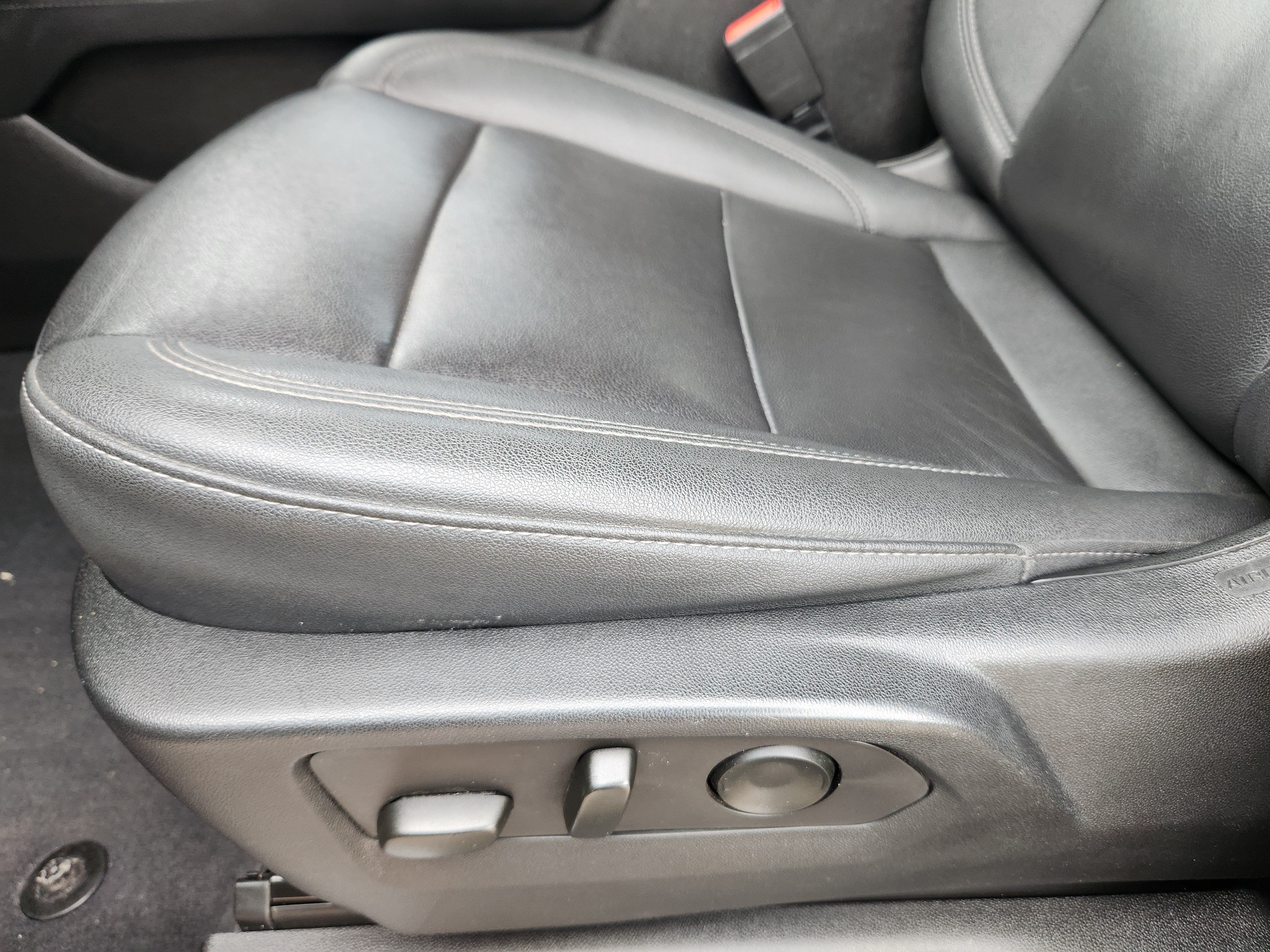 Used 2023 Chevrolet Tahoe LT AWD/4WD image 18