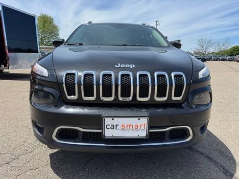 Used 2017 Jeep Cherokee Limited AWD/4WD image 2