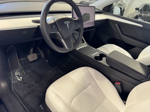 Used 2023 Tesla Model Y Long Range AWD/4WD image 10