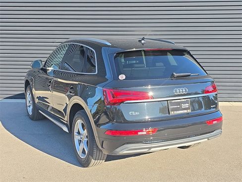 Used 2022 Audi Q5 2.0T Premium w/ Convenience Package image 3