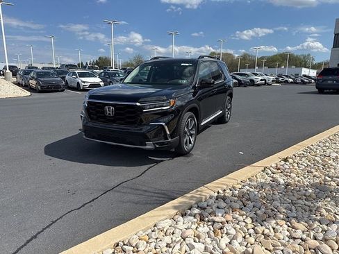 Used 2023 Honda Pilot Elite image 3