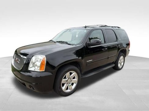 Used 2013 GMC Yukon SLT w/ SLT-2 Equipment Package RWD image 8