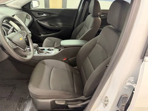 Used 2022 Chevrolet Malibu LS image 28