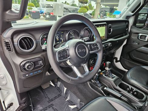 Used 2023 Jeep Wrangler Unlimited Rubicon 4xe AWD/4WD image 21