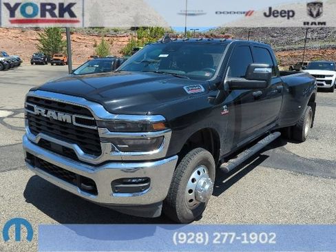 Used 2025 RAM 3500 Tradesman AWD/4WD image 1