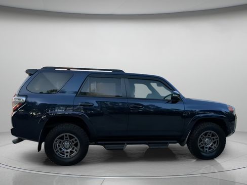 Used 2020 Toyota 4Runner Venture w/ Moonroof Package AWD/4WD image 31