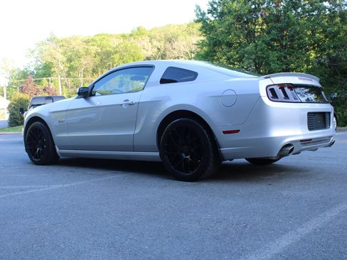 Used 2013 Ford Mustang GT RWD image 5