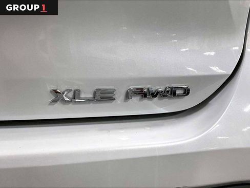 Certified 2022 Toyota Highlander XLE image 9