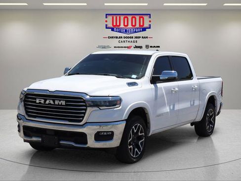 Used 2025 RAM 1500 Laramie AWD/4WD image 9