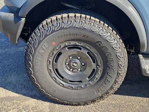 New 2025 Ford Bronco Outer Banks w/ Sasquatch Package image 17