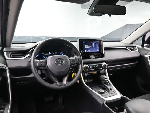Certified 2025 Toyota RAV4 LE image 19